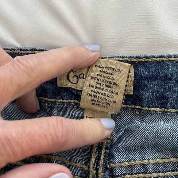 Earl Rhinestone Mid Rise Crop Straight Leg Medium Wash Jeans Size 10 - Picture 8 of 8